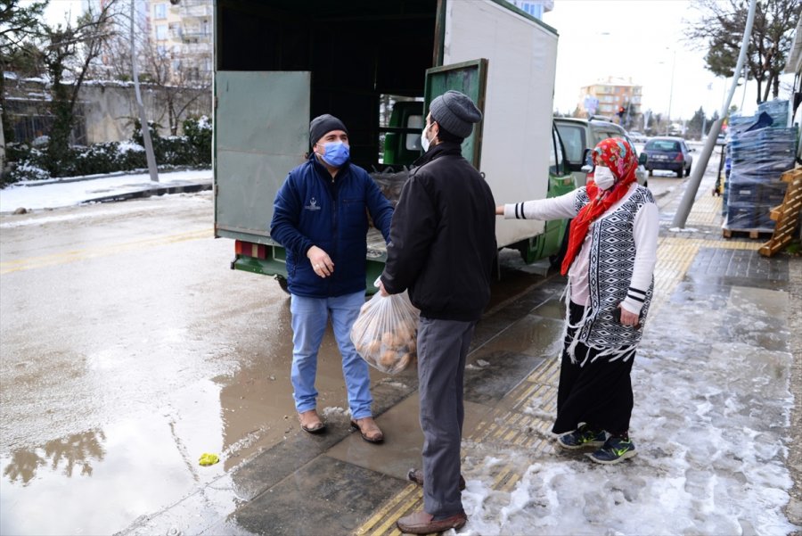Kahramankazan’da İhtiyaç Sahiplerine 40 Ton Patates Dağıtıldı