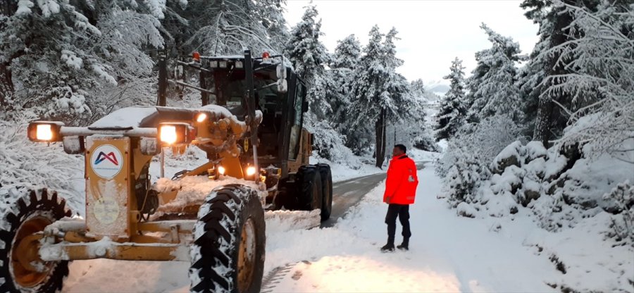 Mersin Ve Adana'da Kar Yağışı Etkili Oluyor