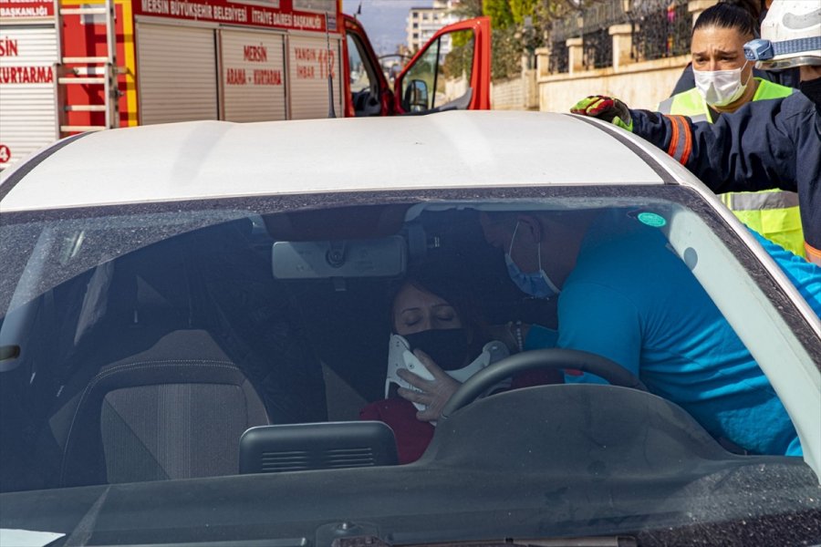 Mersin'de Gerçeğini Aratmayan Trafik Kazası Tatbikatı Yapıldı