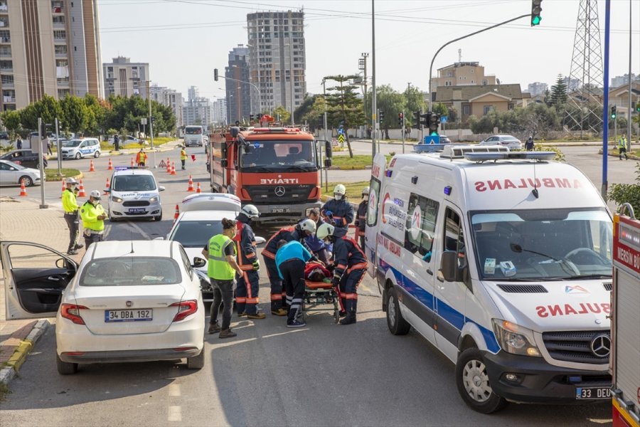 Mersin'de Gerçeğini Aratmayan Trafik Kazası Tatbikatı Yapıldı