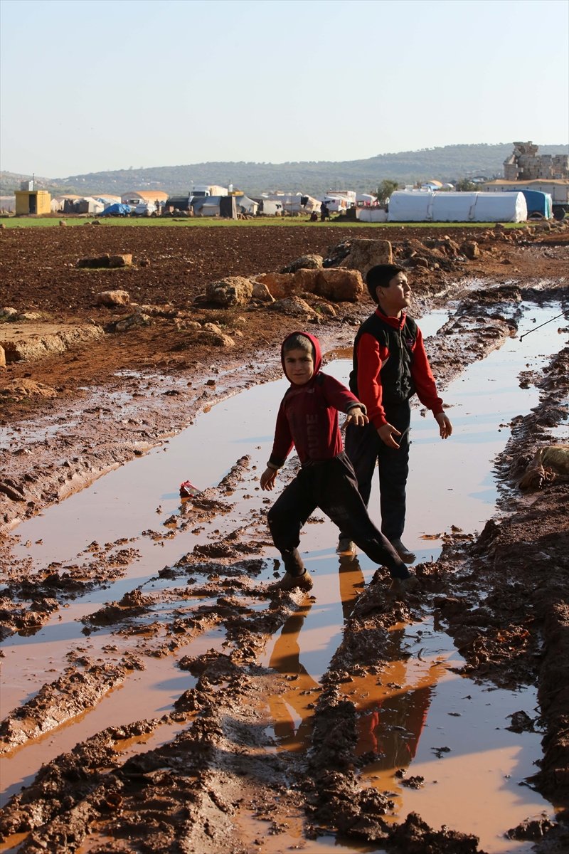 Türkiye Diyanet Vakfı Yetim Kamplarındaki Yaklaşık 1500 Çocuğun İhtiyaçlarını Karşılıyor