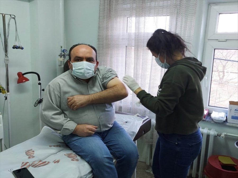 Yalıhüyük'te Aşı Çalışmaları Devam Ediyor