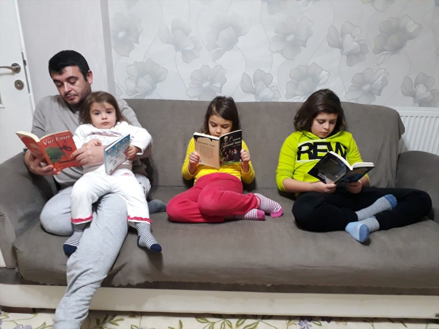 Aksaray'da Kitap Okuma Etkinliğine Yoğun İlgi