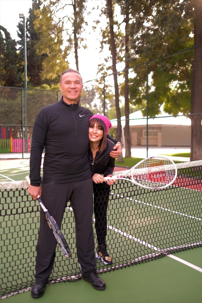 Güncelleme - Antalya'da Evlerinde Ölü Bulunan Doktorun, Diyetisyen Eşini Silahla Öldürdükten Sonra İntihar Ettiği Belirlendi