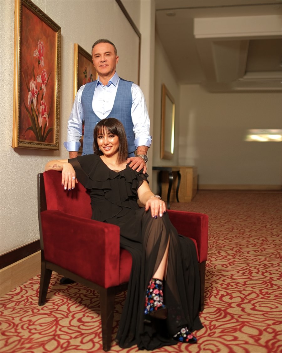 Güncelleme - Antalya'da Evlerinde Ölü Bulunan Doktorun, Diyetisyen Eşini Silahla Öldürdükten Sonra İntihar Ettiği Belirlendi