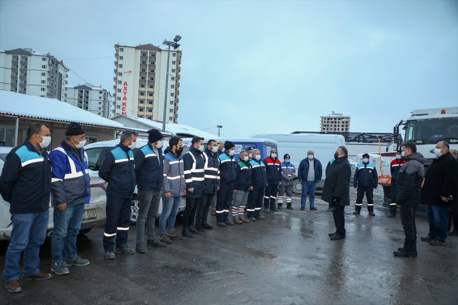 Başkan Yalçın'dan Karla Mücadele Ekiplerine Ziyaret