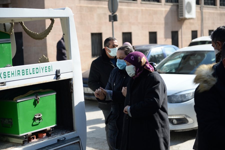 Eskişehir'de Evlerinde Eşiyle Ölü Bulunan Baba İle Oğlunun Güvenlik Kamerası Görüntüleri Ortaya Çıktı