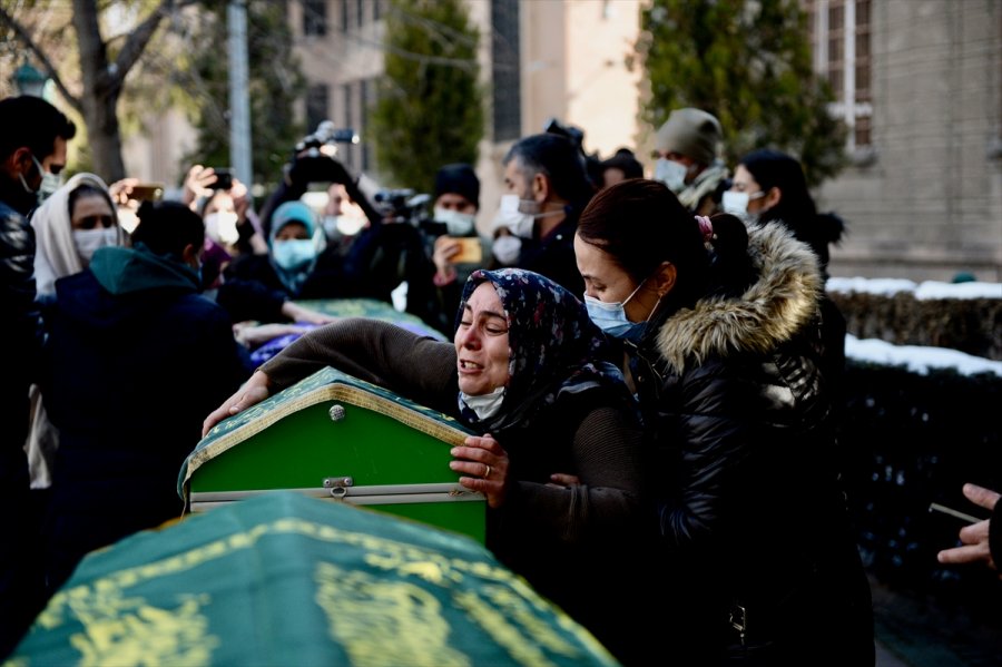 Eskişehir'de Evlerinde Eşiyle Ölü Bulunan Baba İle Oğlunun Güvenlik Kamerası Görüntüleri Ortaya Çıktı