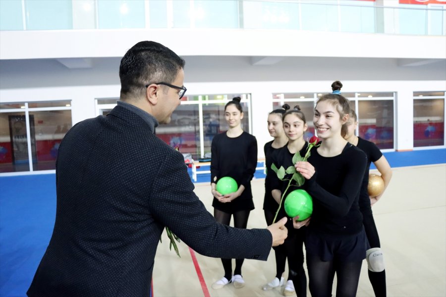 Kadın Ritmik Cimnastik Grup Milli Takımı'nın Mersin Kampı Devam Ediyor