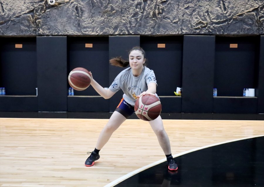 Kalp Rahatsızlığı Ameliyatla Çözülen Genç Basketbolcu Sahalara Döndü