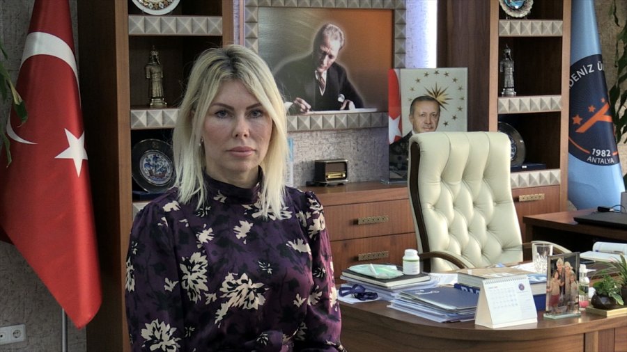 Sağlık Çalışanlarından Kovid-19 Aşısı Yaptıranlara 