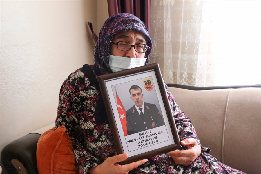 Şehit Mevlüt Kahveci'nin Annesi: 
