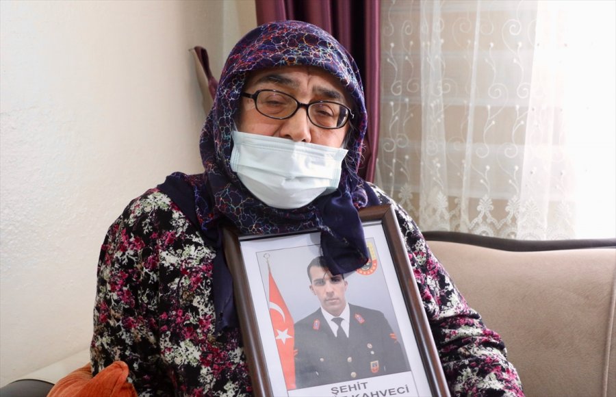 Şehit Mevlüt Kahveci'nin Annesi: 