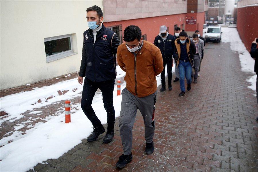 Kayseri'de Terör Örgütü Deaş Üyesi 4 Zanlı Adliyeye Sevk Edildi