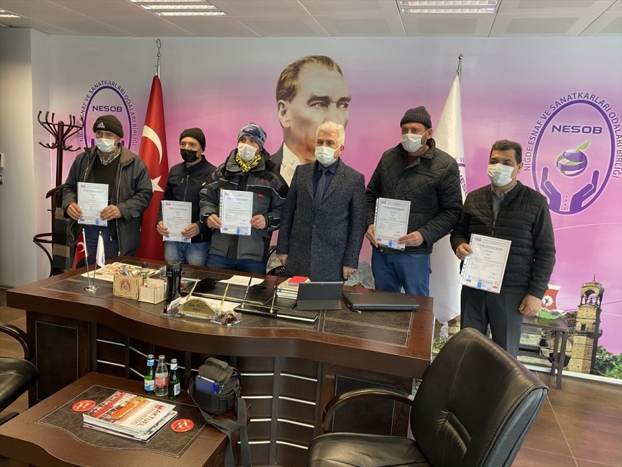 Niğde'de 18 İşçiye Mesleki Yeterlilik Belgesi Verildi