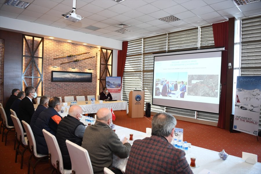 Ak Parti Genel Başkan Yardımcısı Mehmet Özhaseki: 