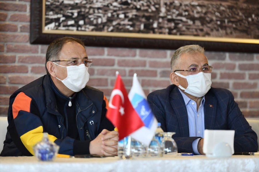 Ak Parti Genel Başkan Yardımcısı Mehmet Özhaseki: 