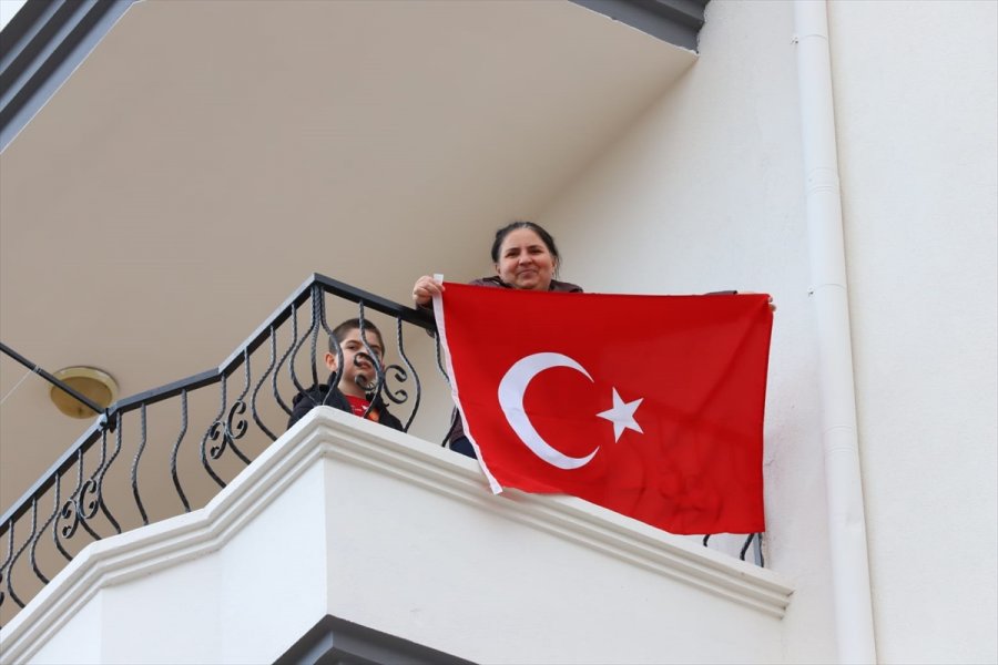 Aksaray Belediyesinden Kısıtlamada Evde Kalan Vatandaşlar İçin Mehter Konseri