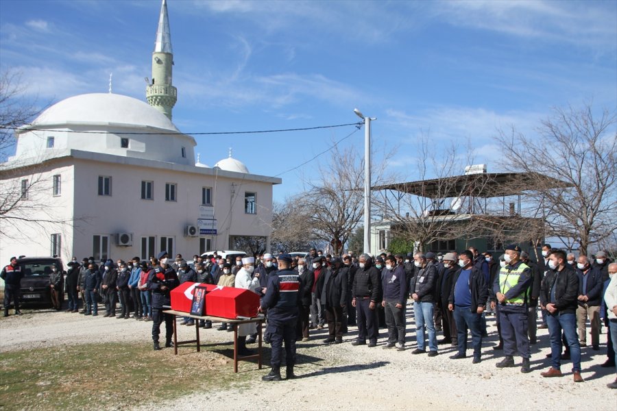 Antalya'da Kıbrıs Gazisi Son Yolculuğuna Uğurlandı