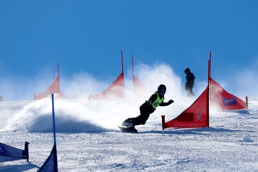Kayseri'de Düzenlenen Snowboard 2. Etap Yarışları Tamamlandı