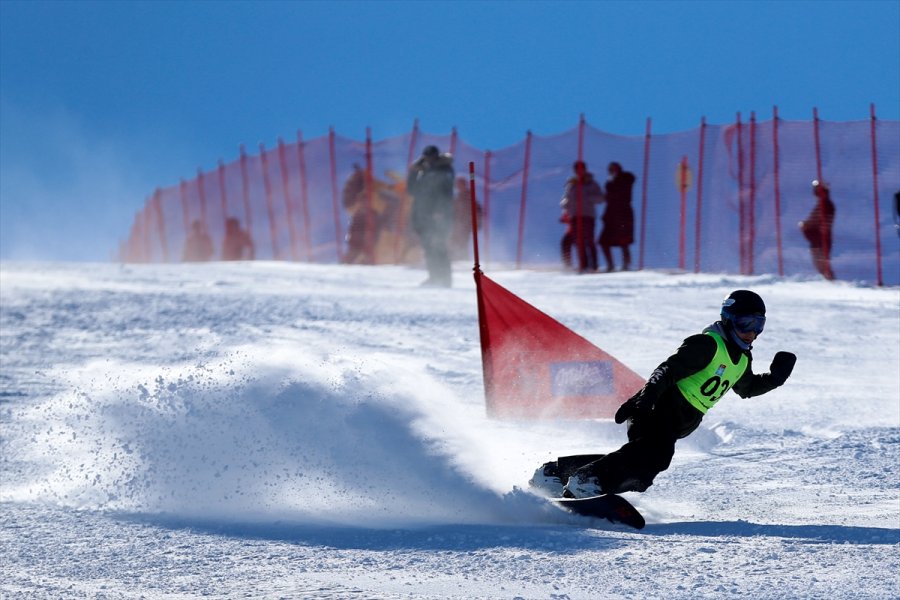 Kayseri'de Düzenlenen Snowboard 2. Etap Yarışları Tamamlandı