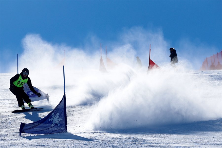 Kayseri'de Düzenlenen Snowboard 2. Etap Yarışları Tamamlandı