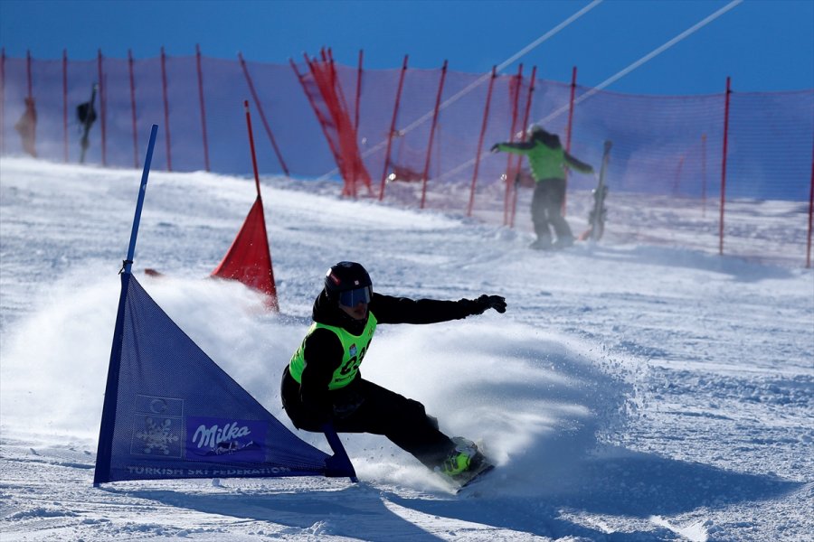 Kayseri'de Düzenlenen Snowboard 2. Etap Yarışları Tamamlandı