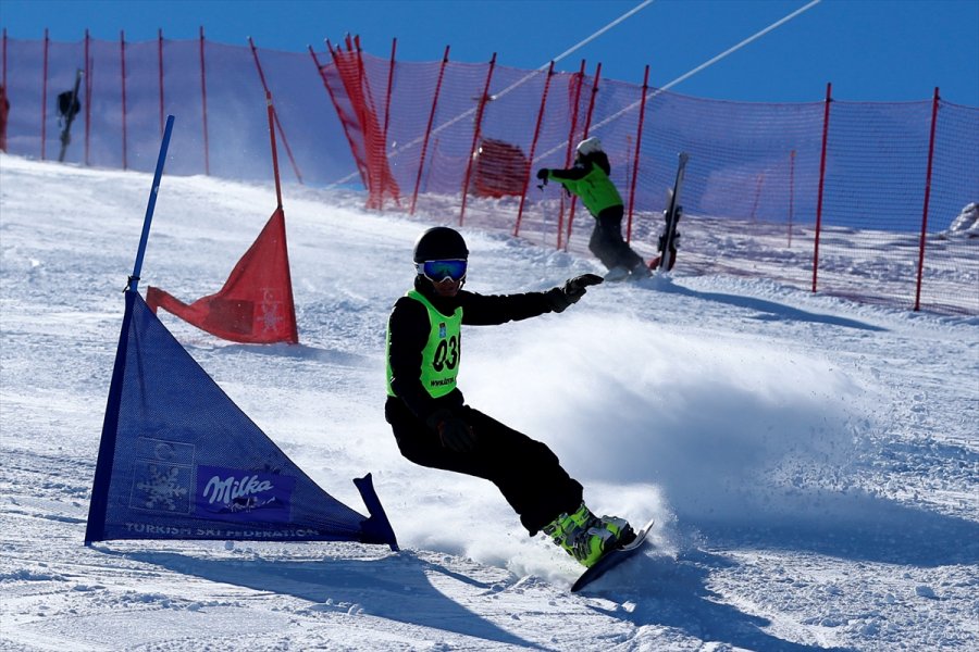 Kayseri'de Düzenlenen Snowboard 2. Etap Yarışları Tamamlandı