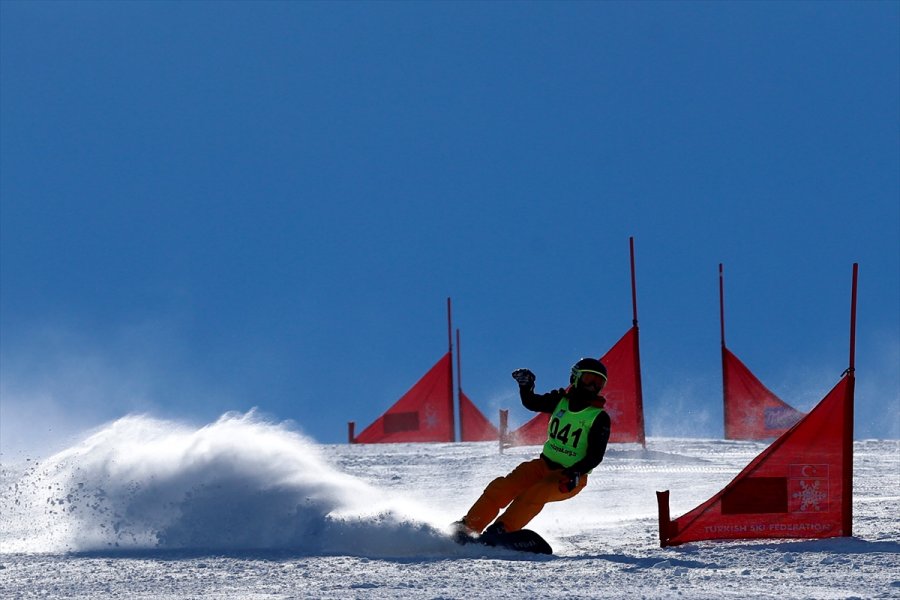 Kayseri'de Düzenlenen Snowboard 2. Etap Yarışları Tamamlandı