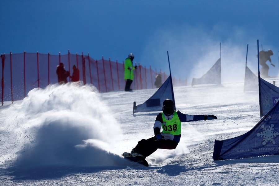 Kayseri'de Düzenlenen Snowboard 2. Etap Yarışları Tamamlandı