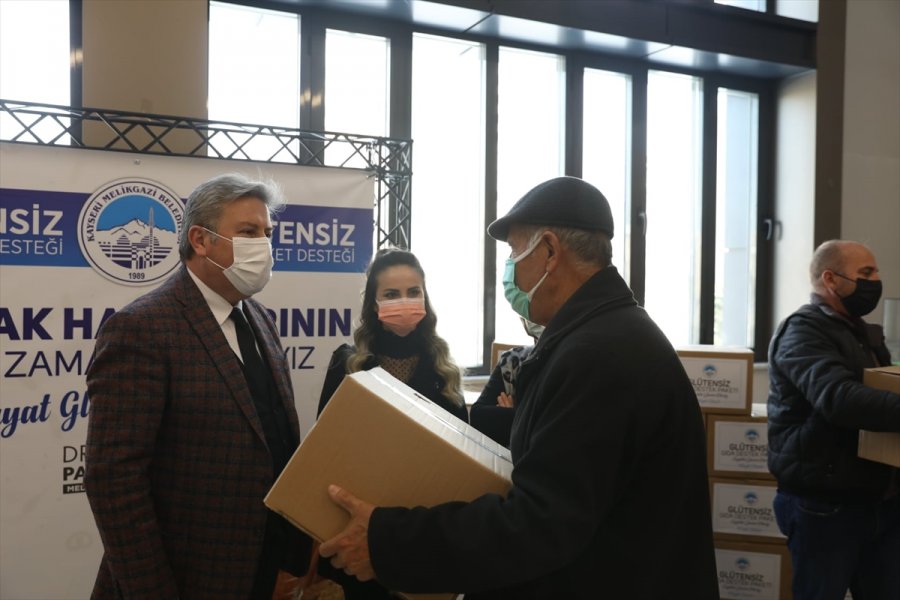 Melikgazi Belediyesi Çölyak Hastalarına 160 Glütensiz Gıda Paketi Dağıttı