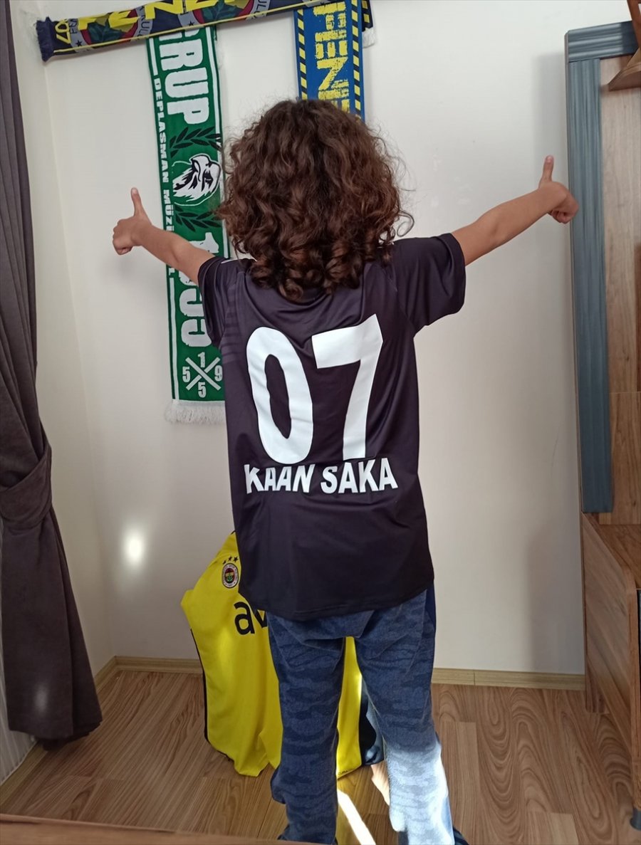 Serik'te Bir Grup Taraftar, Otizmli Kuzey Kaan Saka İçin Doğum Günü Sürprizi Yaptı