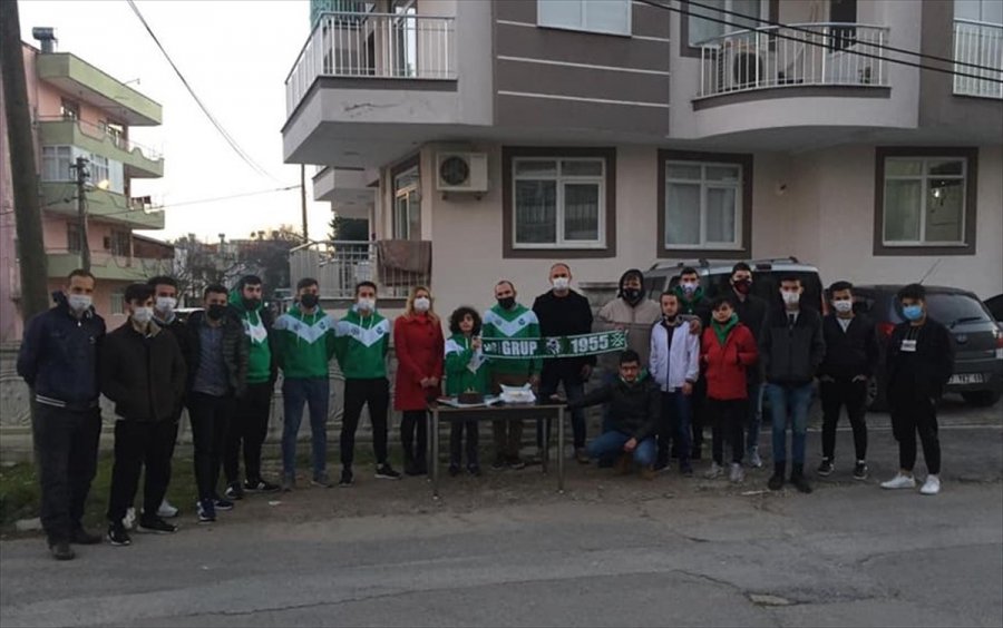 Serik'te Bir Grup Taraftar, Otizmli Kuzey Kaan Saka İçin Doğum Günü Sürprizi Yaptı