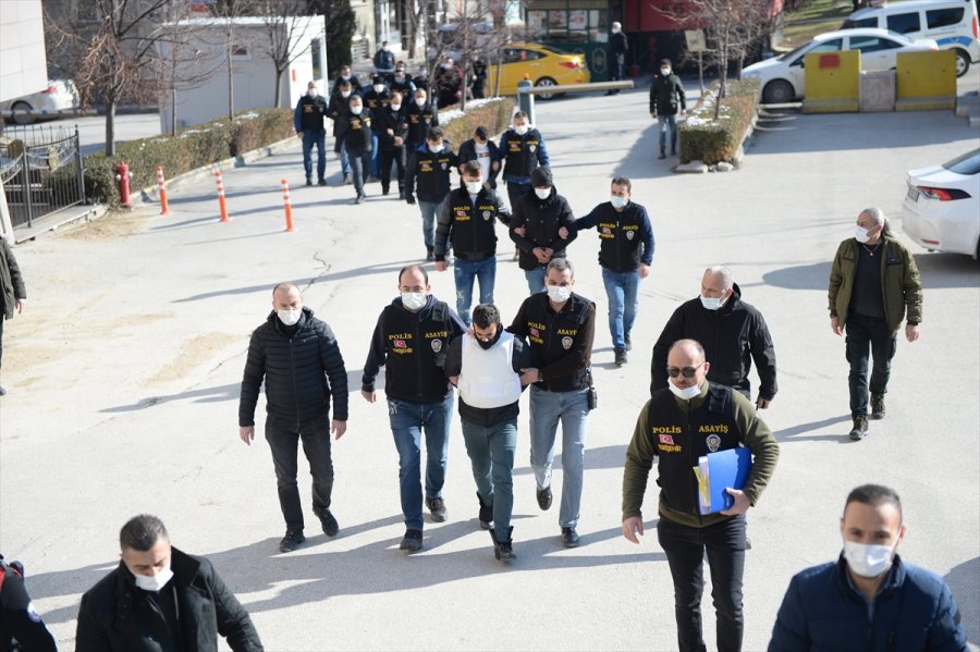 Güncelleme 2 - Eskişehir'de Bir Çift Ve 4 Yaşındaki Çocuklarının Öldürülmesiyle İlgili 4 Şüpheli Tutuklandı