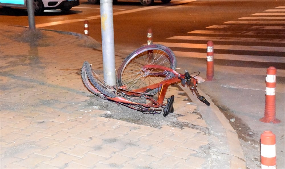Aksaray'da Kamyonun Çarptığı Bisikletli Çocuk Öldü