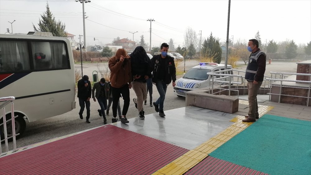 Konya'da Uyuşturucu Operasyonunda Yakalanan 17 Şüpheliden 12'si Tutuklandı
