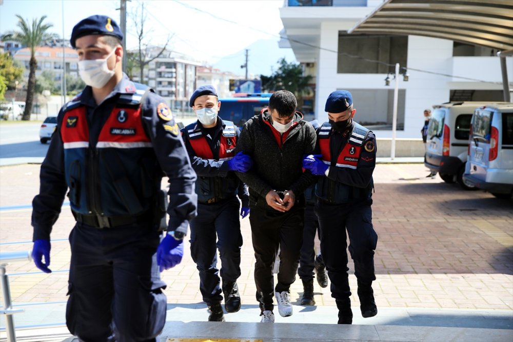 Alanya'da Otomobil Servisinde Tabanca Üretildiği İddiasıyla 2 Kişi Yakalandı