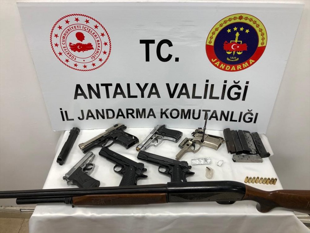 Alanya'da Otomobil Servisinde Tabanca Üretildiği İddiasıyla 2 Kişi Yakalandı