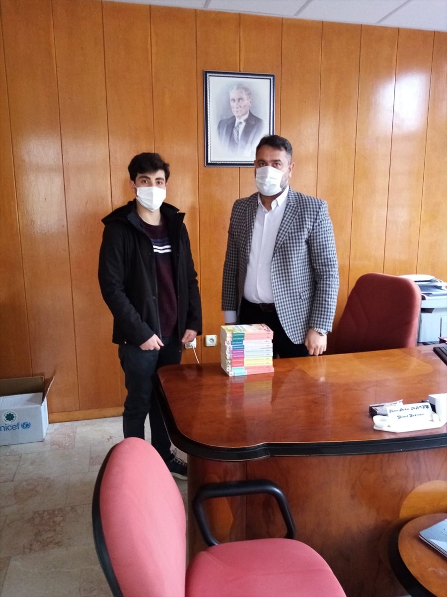 Konya'da Ödevle Başlayan Kitap Toplama Kampanyasını Geliştirdi