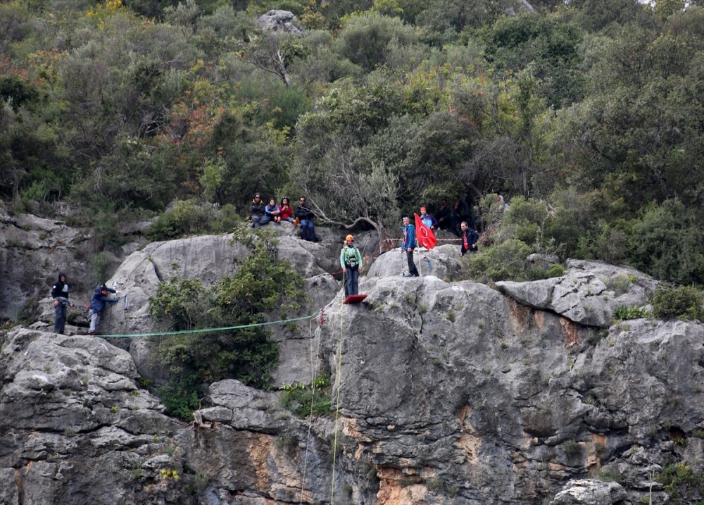 Mersin'deki Kayacı Vadisi'nde "rope Jumping" Etkinliği Düzenlendi