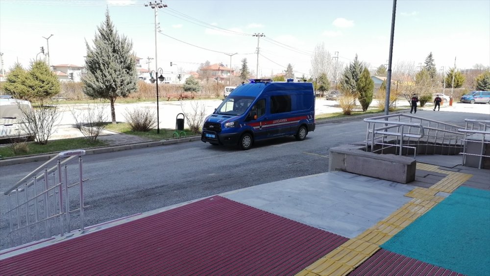 Ereğli'de Genç Kız Ölü Bulundu : 3 Kişi Tutuklandı