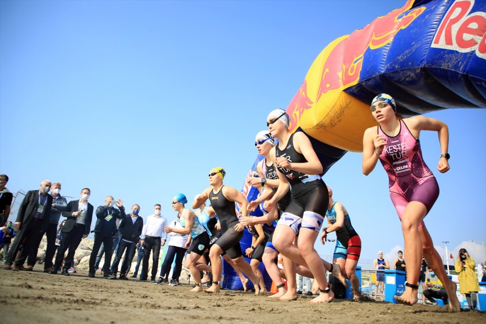 Mersin'de 2. Yenişehir Triatlonu Başladı