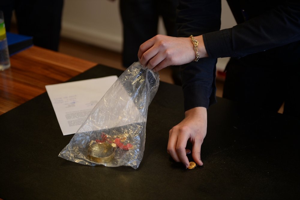 Eskişehir'de Yaşlı Adamın Yolda Düşürdüğü 27 Bin Liralık Altını Polis Ekipleri Buldu