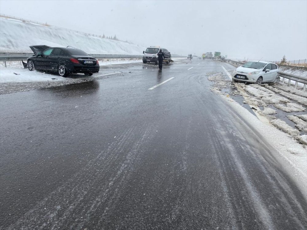 Niğde - Adana Otoyolunda Zincirleme Trafik Kazası
