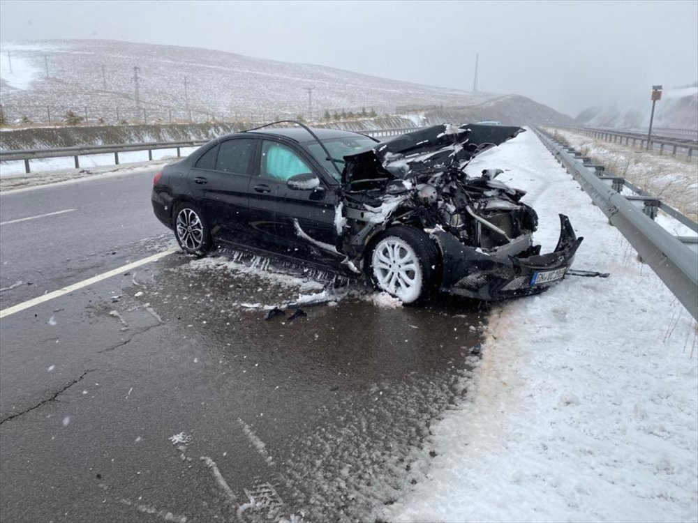 Niğde - Adana Otoyolunda Zincirleme Trafik Kazası