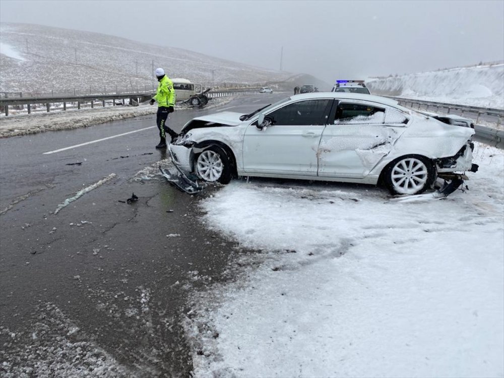 Niğde - Adana Otoyolunda Zincirleme Trafik Kazası