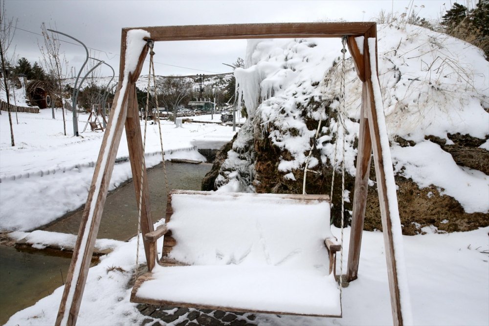 Kayseri, Niğde ve Çevre İllerde Kar Yağışı Etkili Oluyor