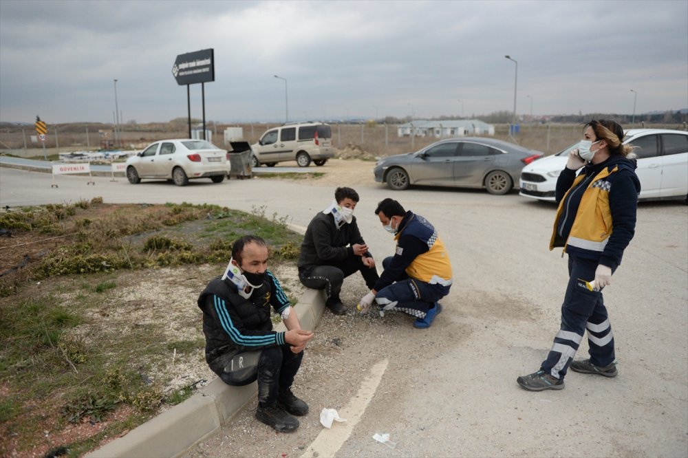 Eskişehir'de Minibüs İle Kamyonet Çarpıştı: 7 Yaralı