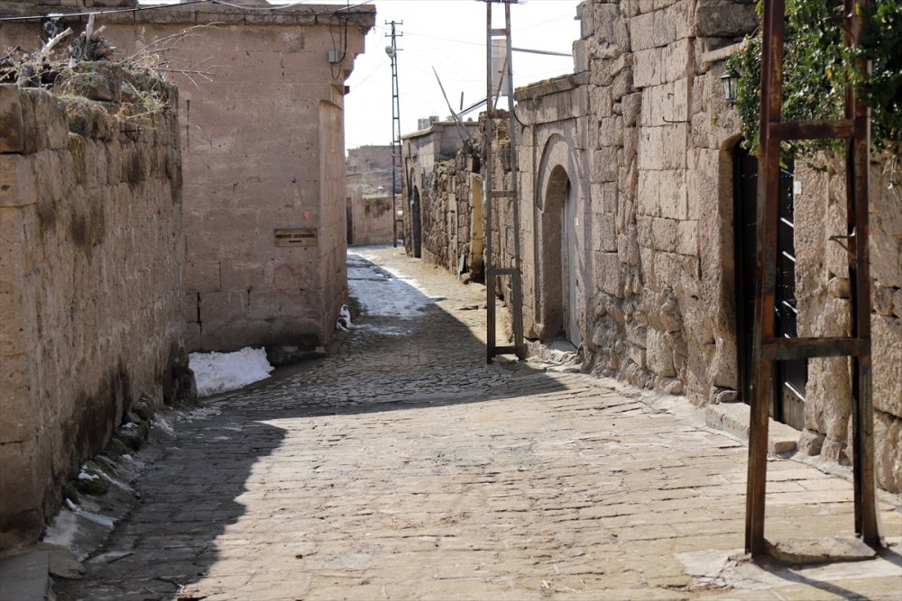 Aksaray'ın 2 Asırlık Taş Evleri Hayata Dönüyor