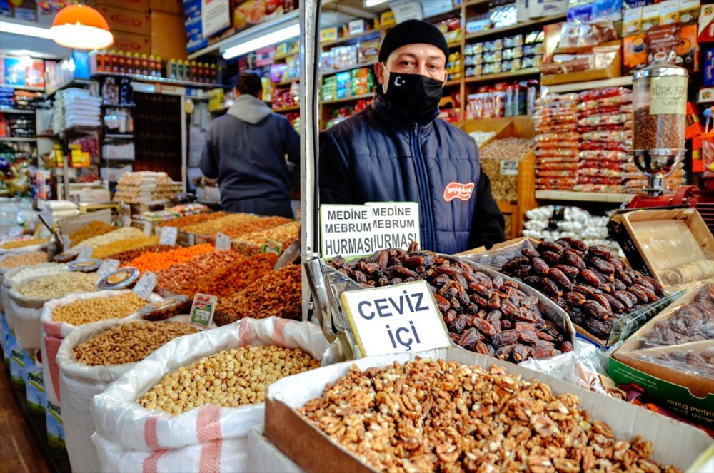 Konya'da Çarşı Pazarda Ramazan Bereketi